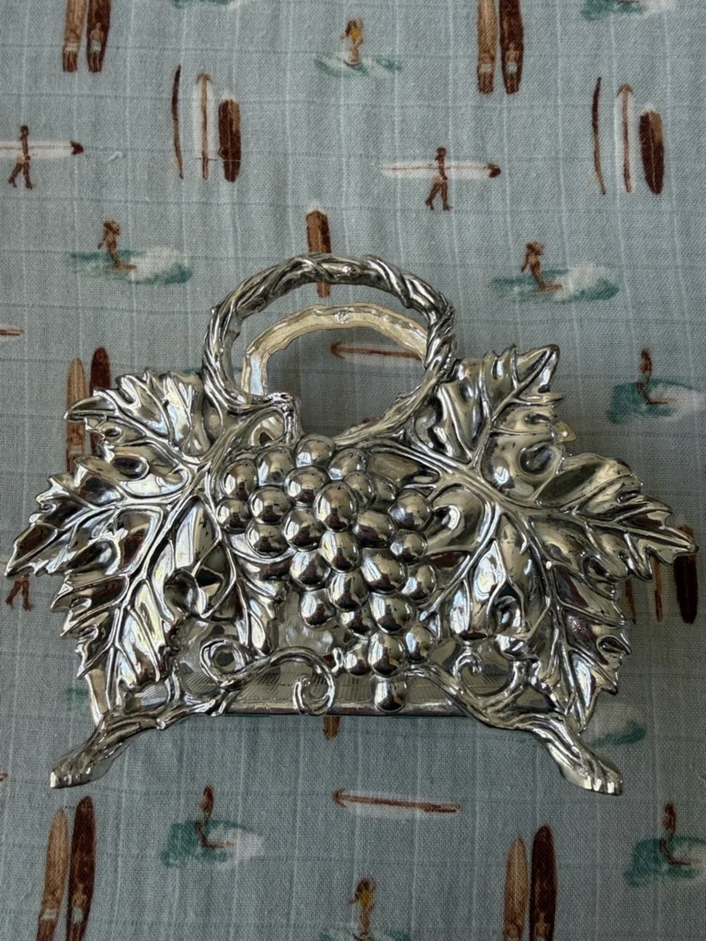 Silver-Plated Grapevine Napkin Holder - Elegant Silver Finish